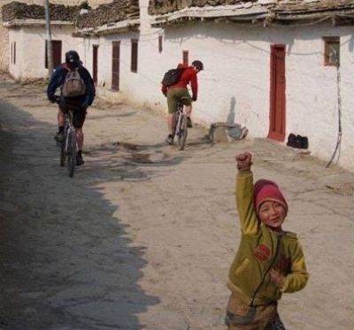 Victor Pulleyblank Cycling on the  tour with redspokes